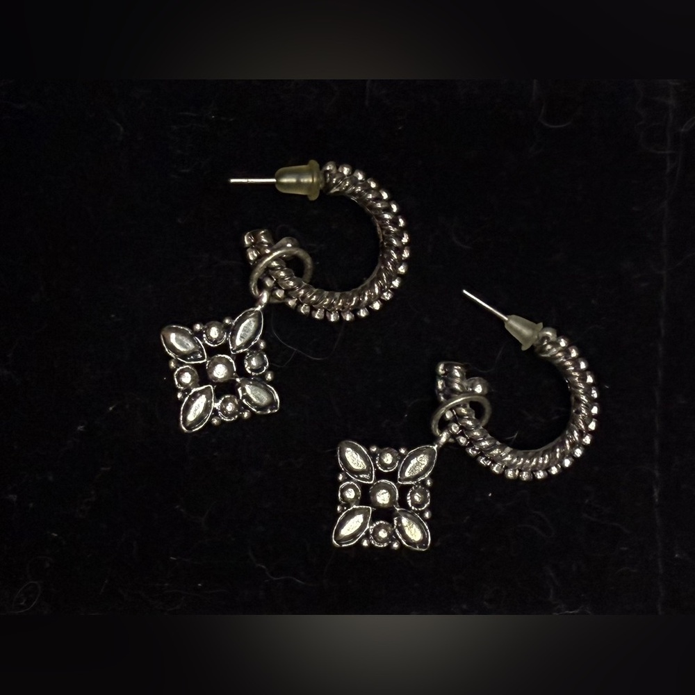 Fashion Jewelry Silver Tone Dangle Earrings Pierced Vintage Aurora Style Stones